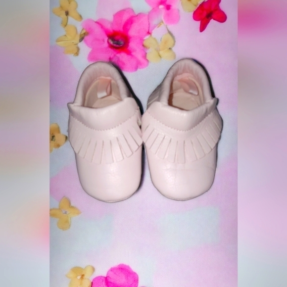 Baby Moccasins with Fringe - Picture 1 of 8